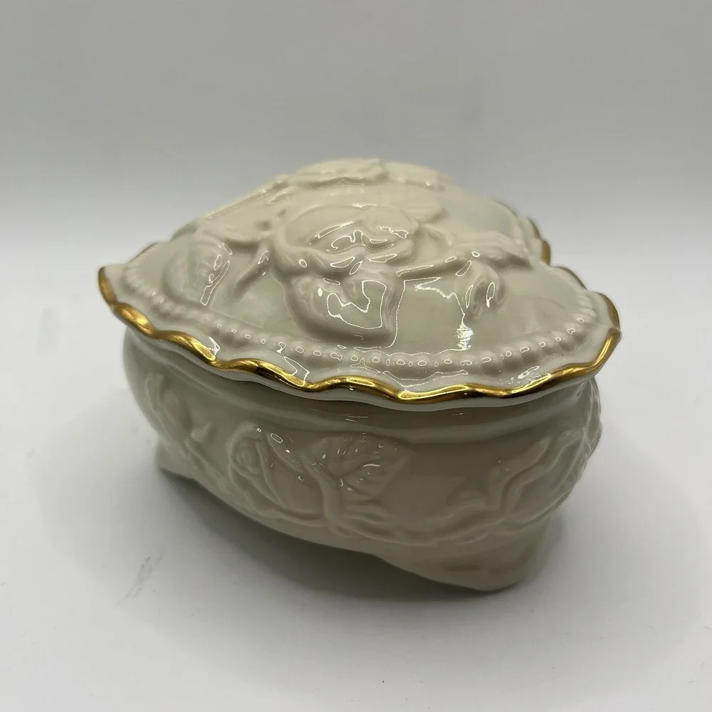 Heart Shaped Small Porcelain Embossed Roses Ivory Trinket Box & Lid w/Gold Trim